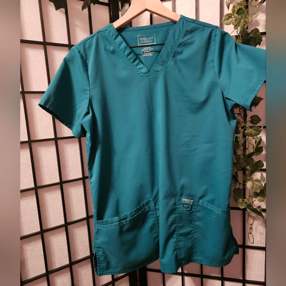 Cherokee Revolution Scrubs Top Teal Size‎ Small